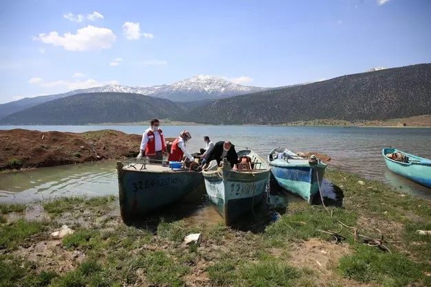 Gölün ortasında izole yaşam! Korona buraya uğramadı 16