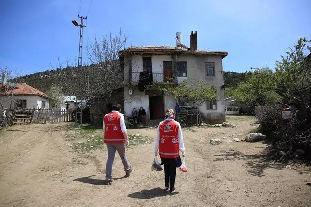 Gölün ortasında izole yaşam! Korona buraya uğramadı 17