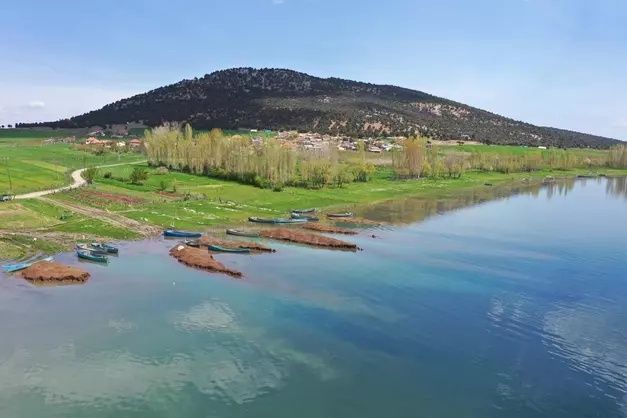 Gölün ortasında izole yaşam! Korona buraya uğramadı 8