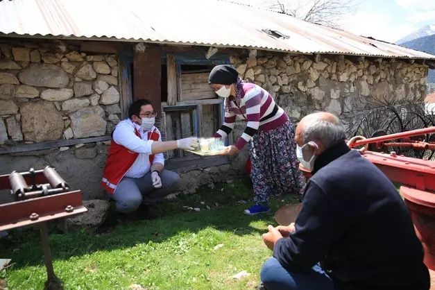 Gölün ortasında izole yaşam! Korona buraya uğramadı 5