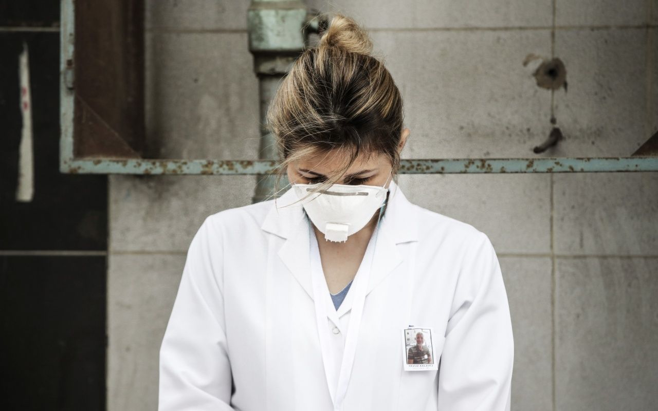 Koronaya yenilen doktor için anma töreni 6