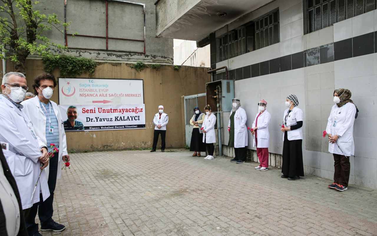 Koronaya yenilen doktor için anma töreni 14