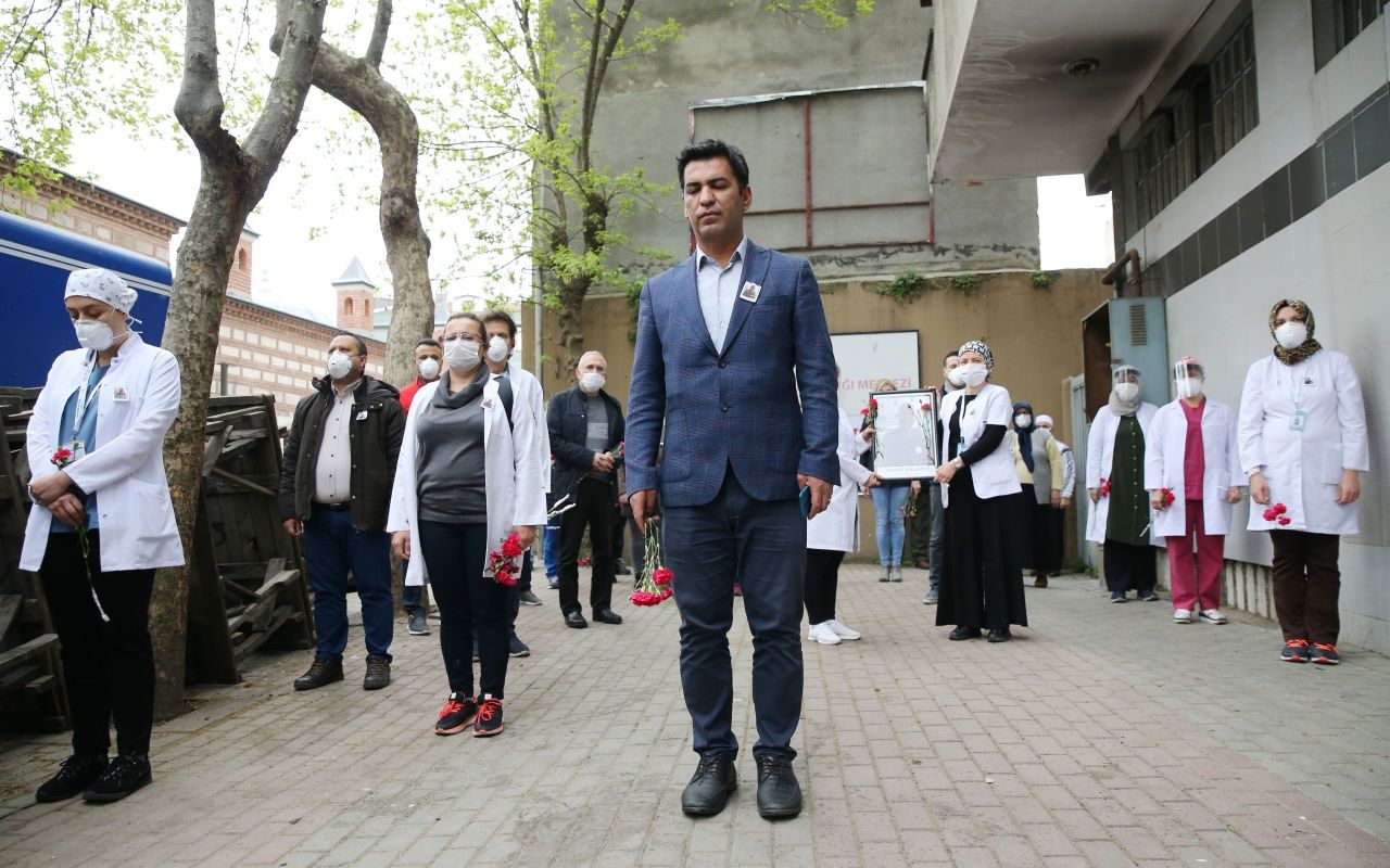 Koronaya yenilen doktor için anma töreni 10