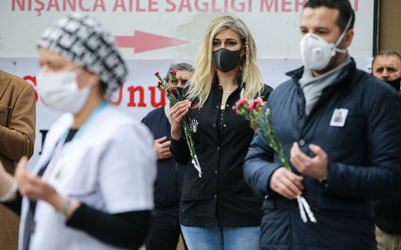 Koronaya yenilen doktor için anma töreni 1