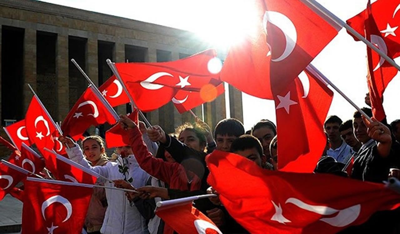 Futbol camiasından 23 Nisan mesajları 8