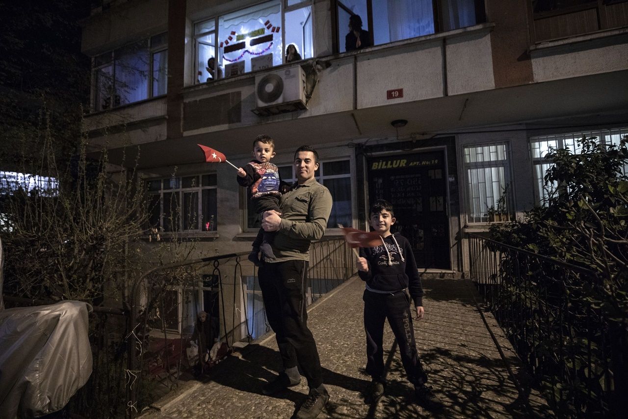 Türkiye tek yürek! Hep bir ağızdan İstiklal Marşı! 1