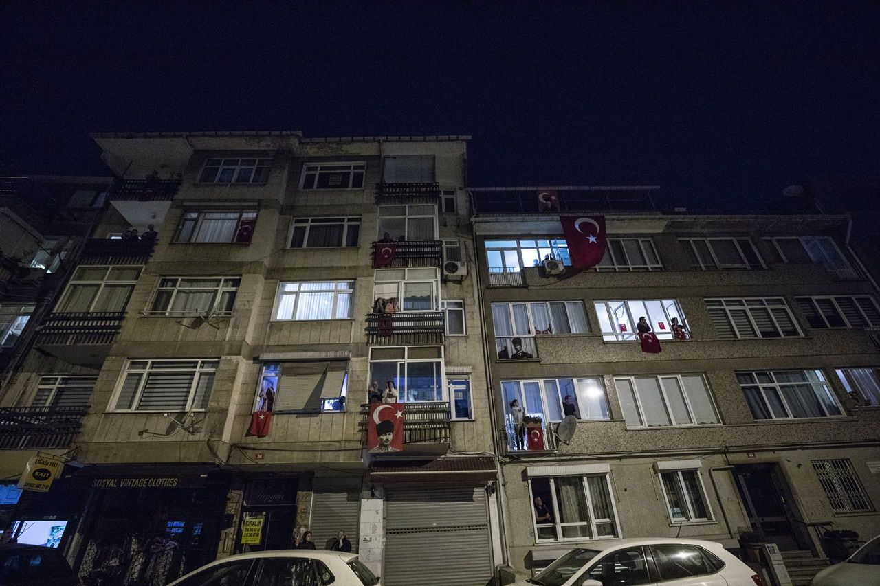 Türkiye tek yürek! Hep bir ağızdan İstiklal Marşı! 3