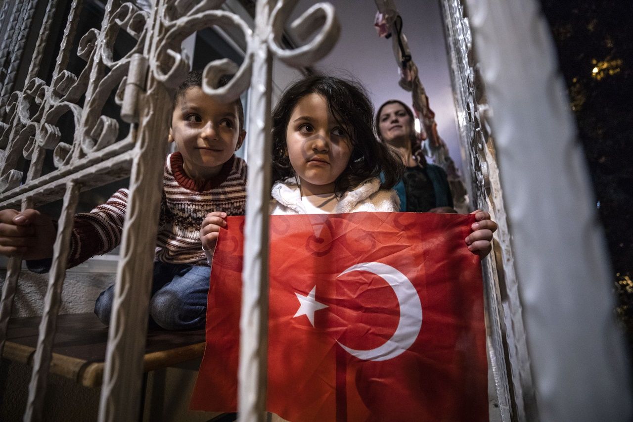 Türkiye tek yürek! Hep bir ağızdan İstiklal Marşı! 10