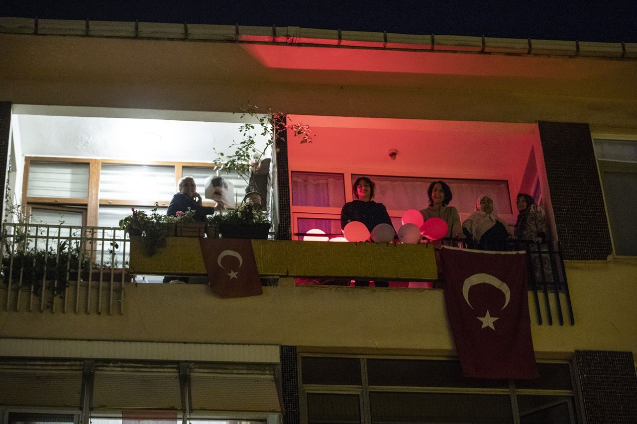 Türkiye tek yürek! Hep bir ağızdan İstiklal Marşı! 13