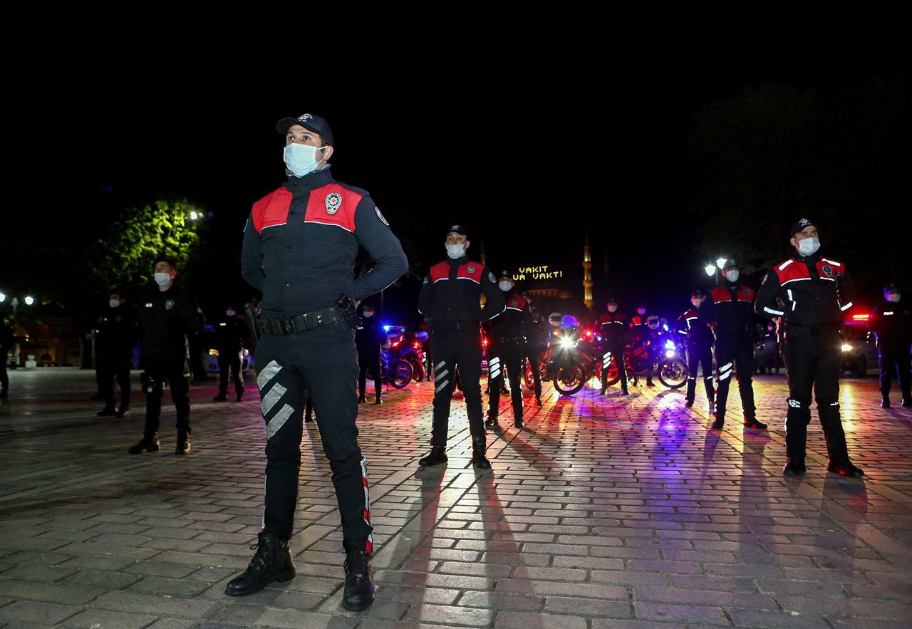 Türkiye tek yürek! Hep bir ağızdan İstiklal Marşı! 25