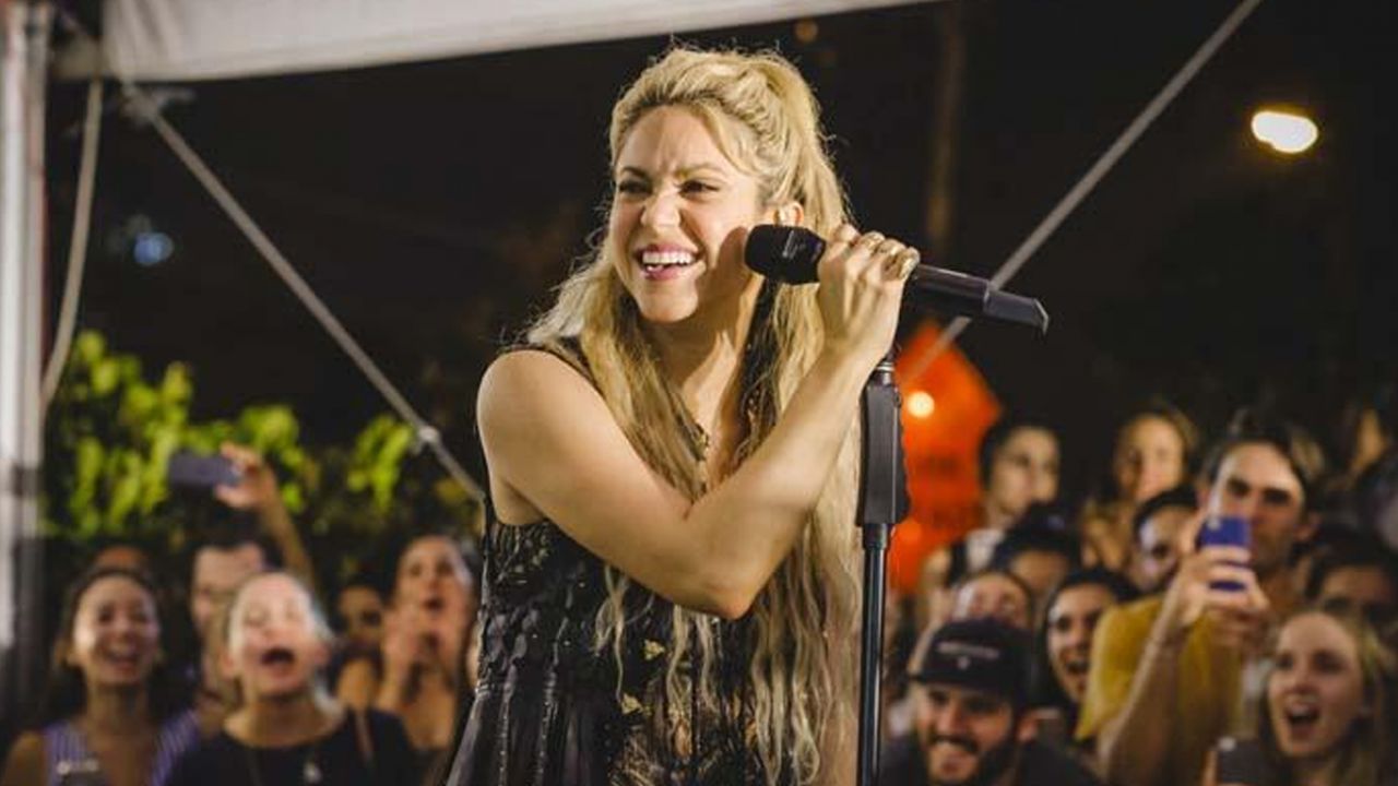 Son dakika... Shakira karantinayı fırsat bilip diploma aldı 5