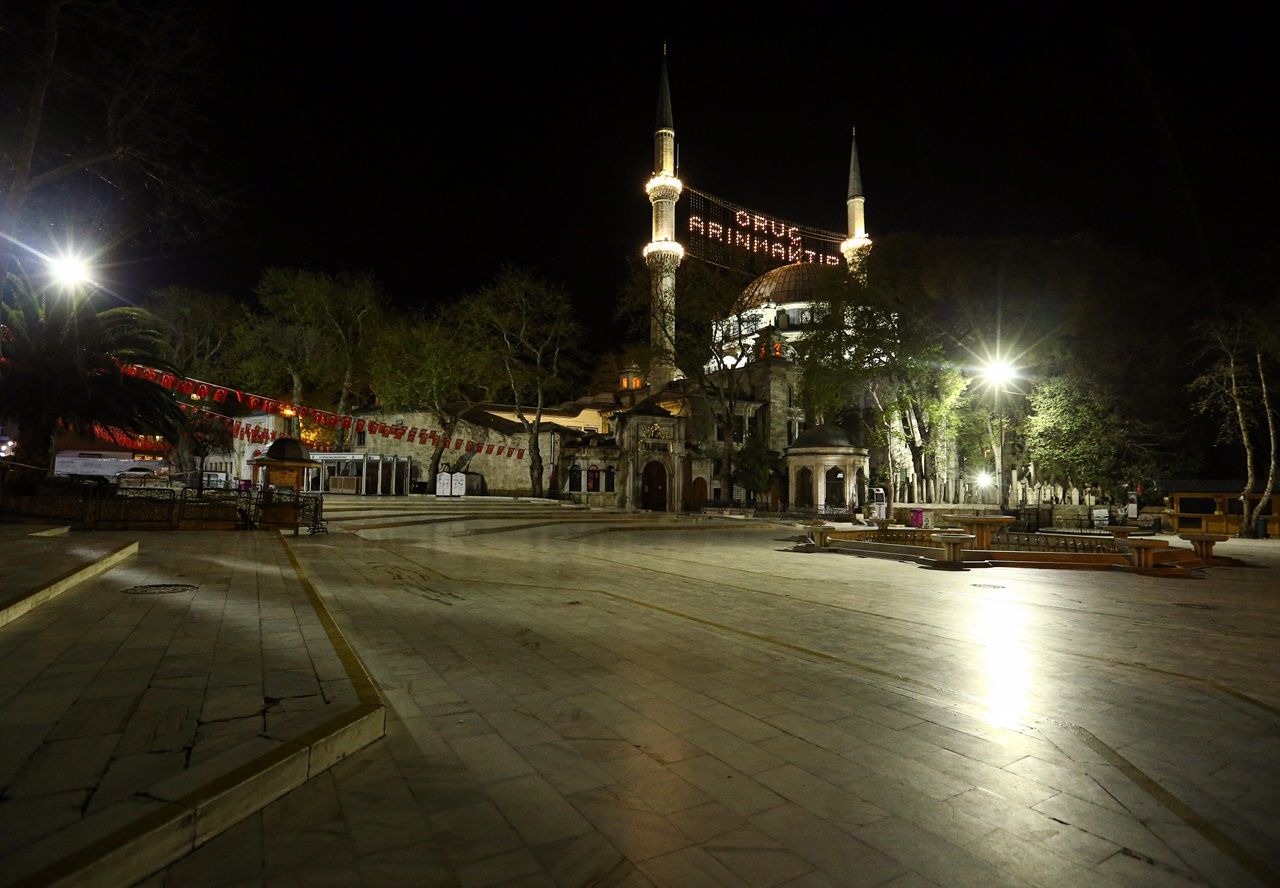 Ramazanda binlerce kişiyi ağırlayan meydanlar boş kaldı... 6