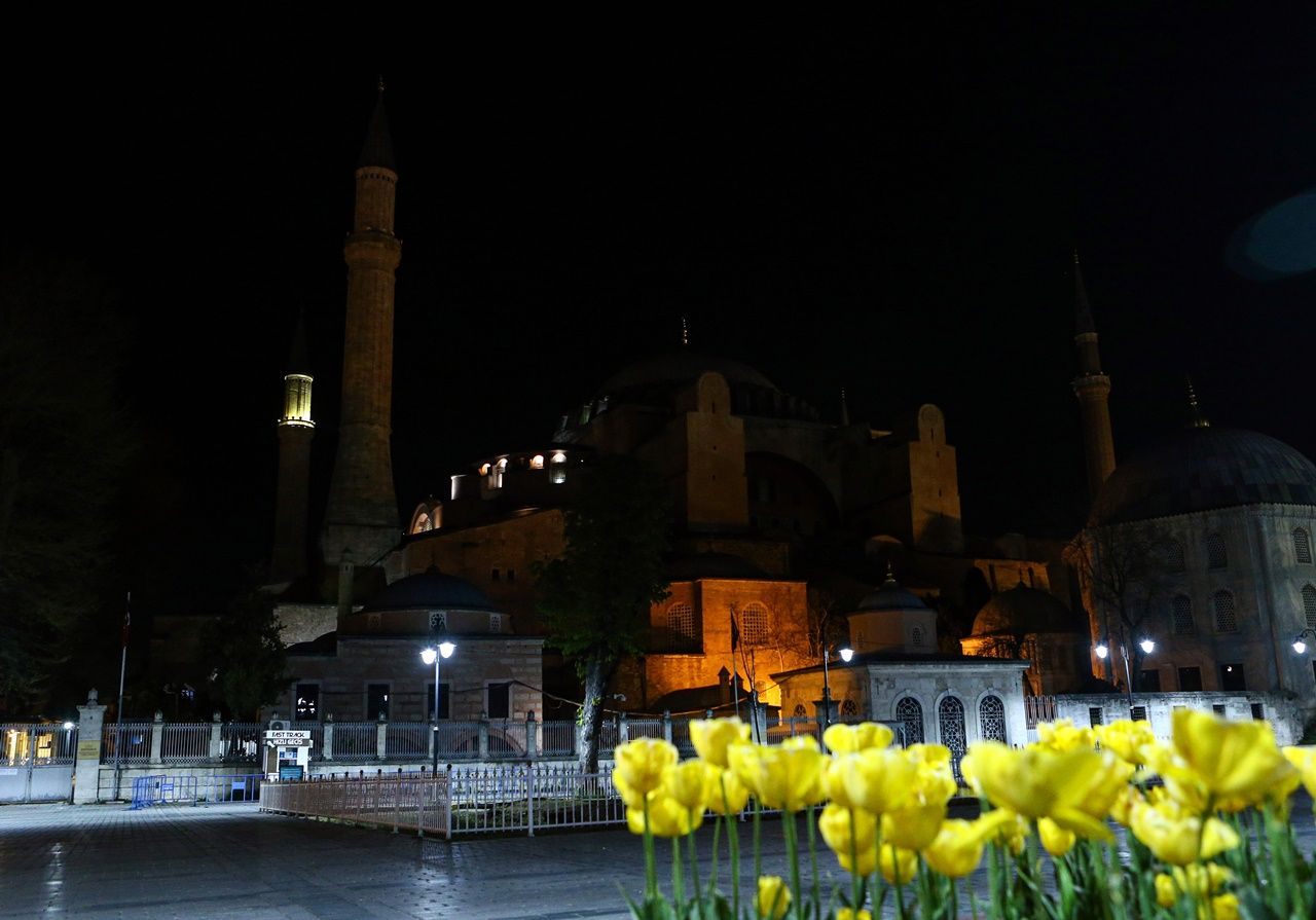 Ramazanda binlerce kişiyi ağırlayan meydanlar boş kaldı... 11