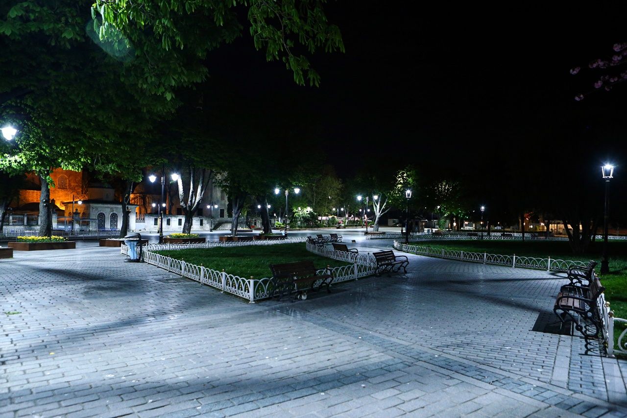 Ramazanda binlerce kişiyi ağırlayan meydanlar boş kaldı... 12