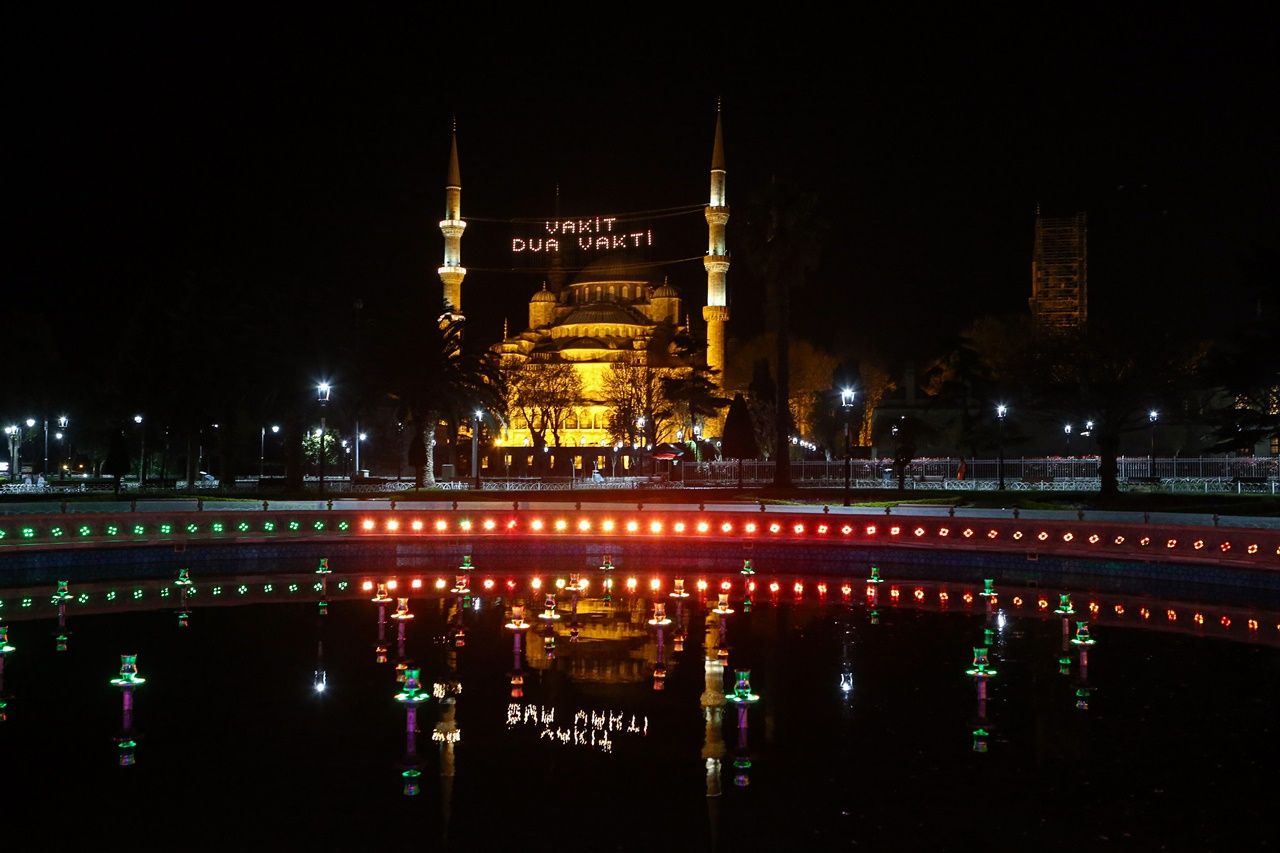 Ramazanda binlerce kişiyi ağırlayan meydanlar boş kaldı... 13