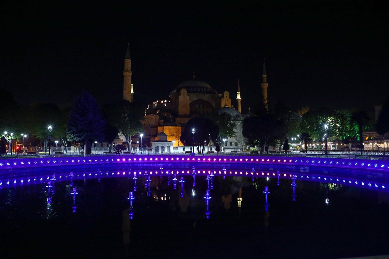 Ramazanda binlerce kişiyi ağırlayan meydanlar boş kaldı... 15