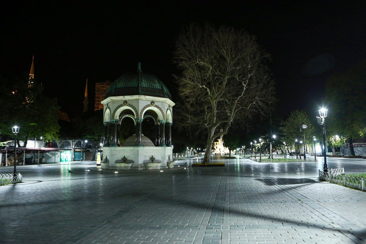 Ramazanda binlerce kişiyi ağırlayan meydanlar boş kaldı... 20