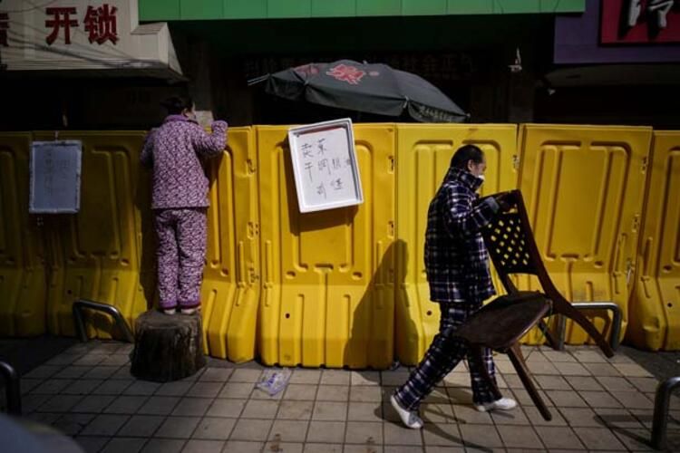 Dünya diz çöktü! Her şey bu bariyerin arkasında başladı... 8