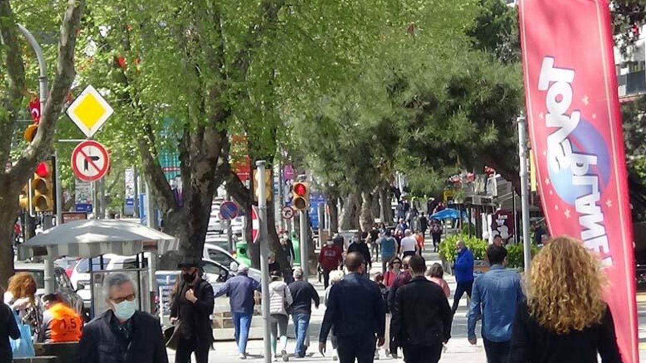 Son dakika... Bağdat Caddesi sokağa çıkma yasağının sonlanmasıyla doldu taştı 2