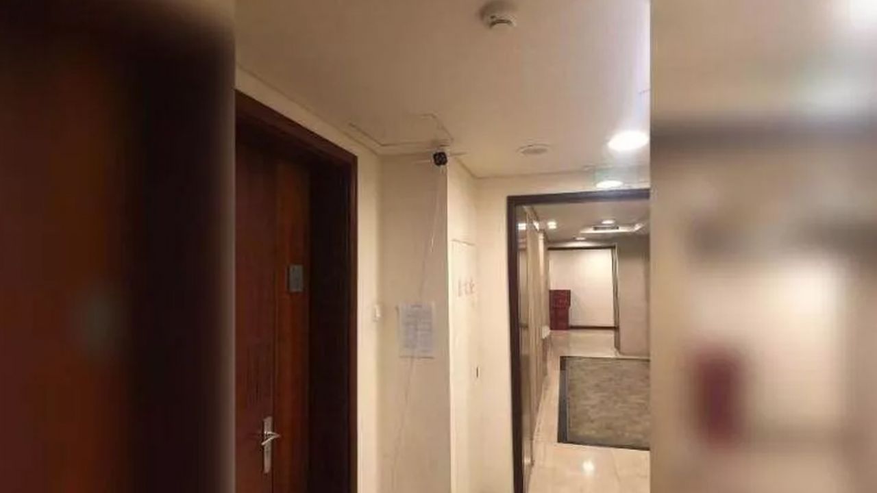 Son dakika... Çin'den evlere güvenlik kameralı salgın 'önlemi' 1