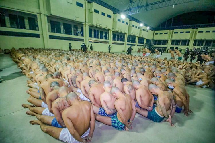 Osmanlı torunu fena kızdı! Hepsini çırılçıplak soydu... 12
