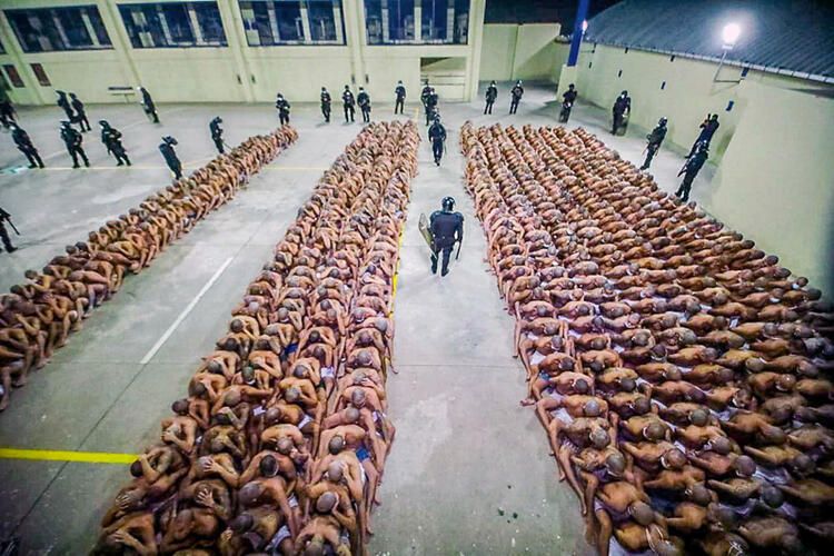 Osmanlı torunu fena kızdı! Hepsini çırılçıplak soydu... 19