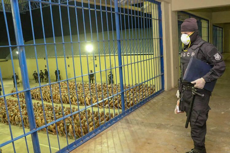 Osmanlı torunu fena kızdı! Hepsini çırılçıplak soydu... 21