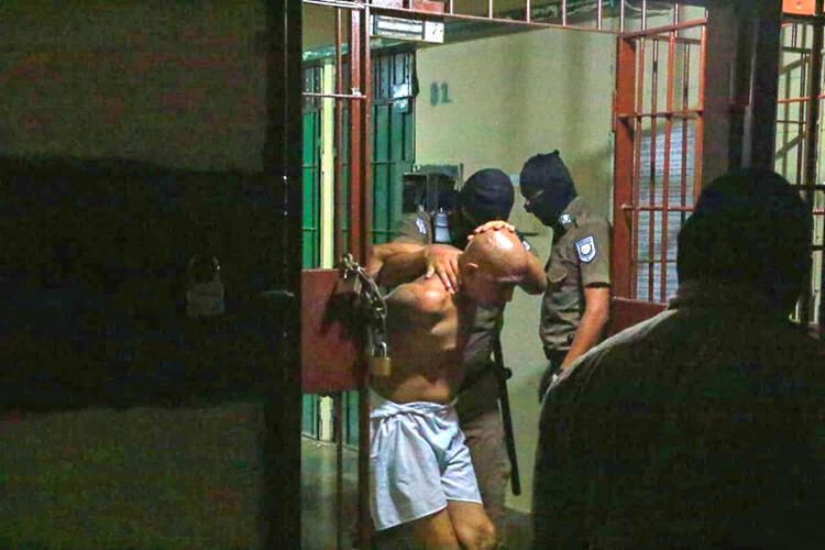 Osmanlı torunu fena kızdı! Hepsini çırılçıplak soydu... 25