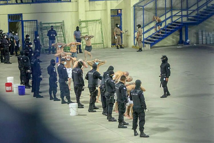 Osmanlı torunu fena kızdı! Hepsini çırılçıplak soydu... 33