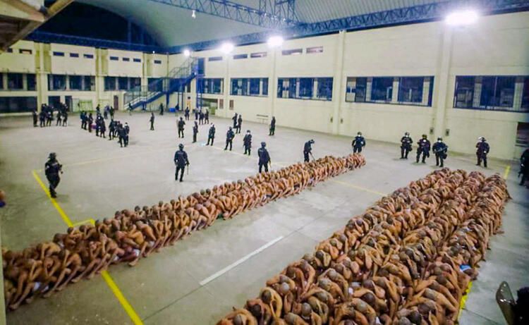 Osmanlı torunu fena kızdı! Hepsini çırılçıplak soydu... 9