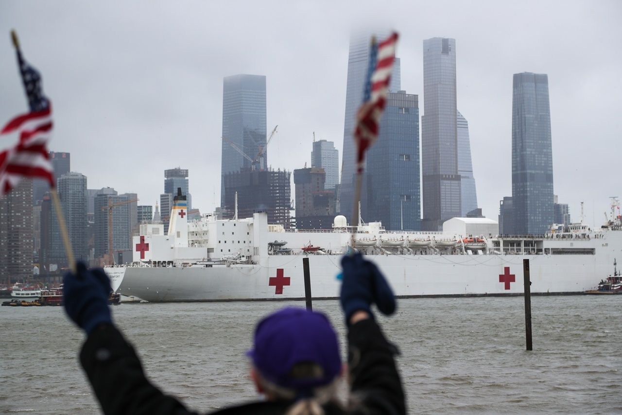 Yüzer hastane New York'tan ayrıldı... 15