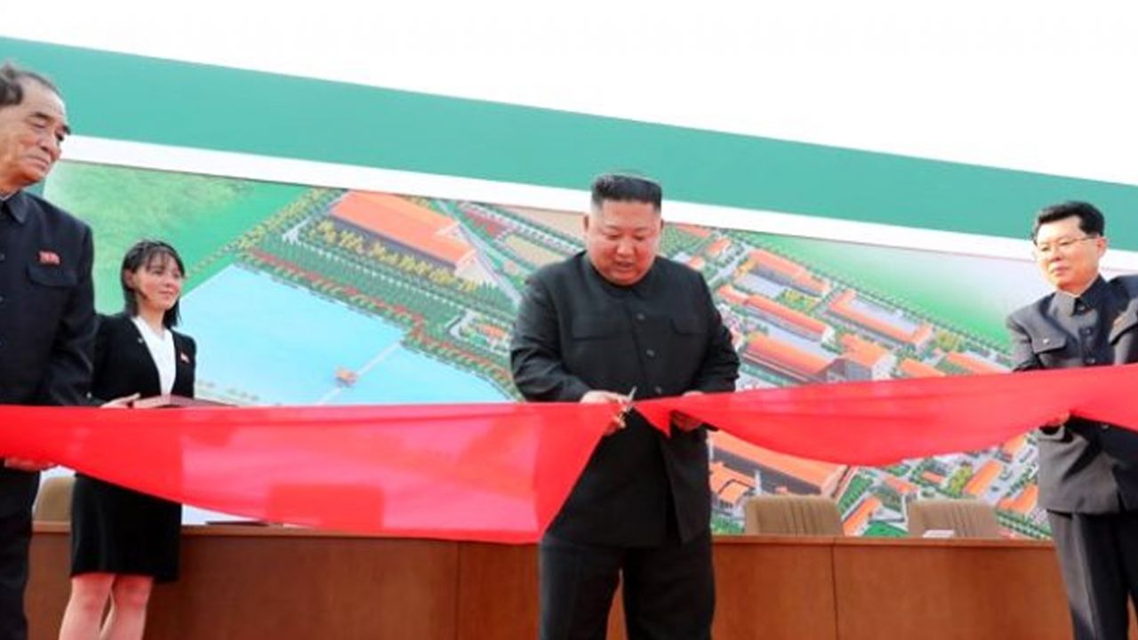 Son dakika... Ölüp ölmediği tartışılan Kim Jong-un servis edilen fotoğraflarında dikkat çeken detay 3