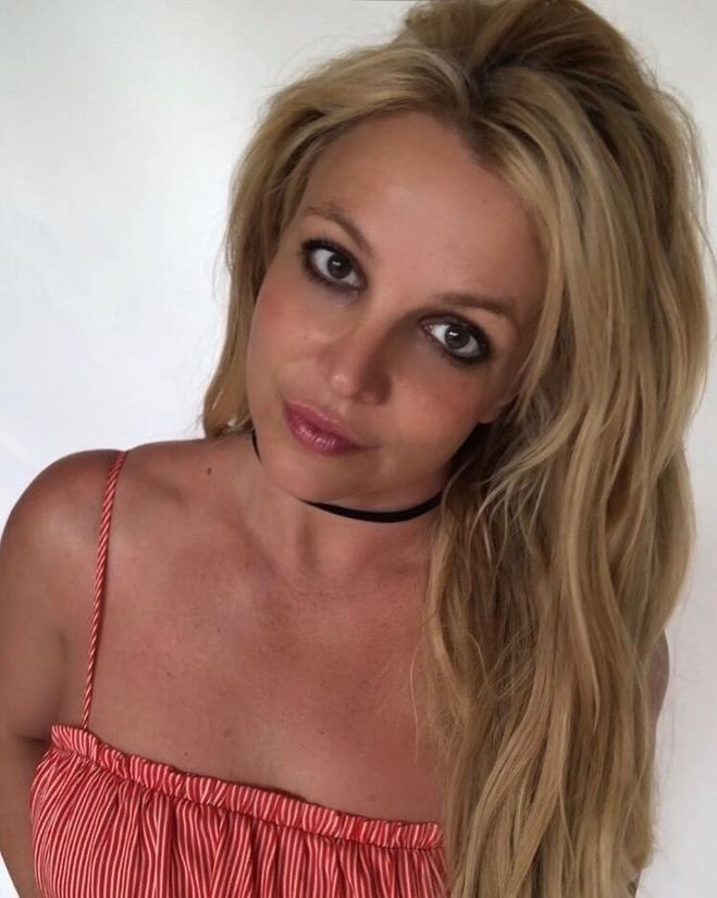 Britney Spears'ın başı sakarlıklarıyla dertte! Önce ayağını kırdı, sonra evini yaktı 4