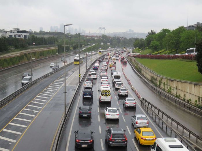 İstanbul trafiği eski günlerini aratmıyor! 7