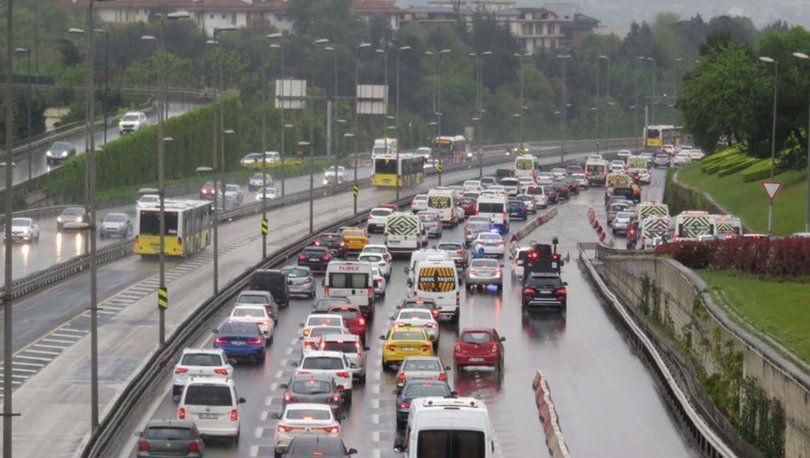 İstanbul trafiği eski günlerini aratmıyor! 6