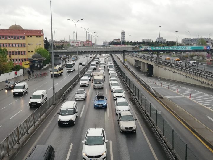 İstanbul trafiği eski günlerini aratmıyor! 2