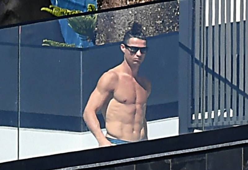 Ronaldo adada mahsur kaldı! 10