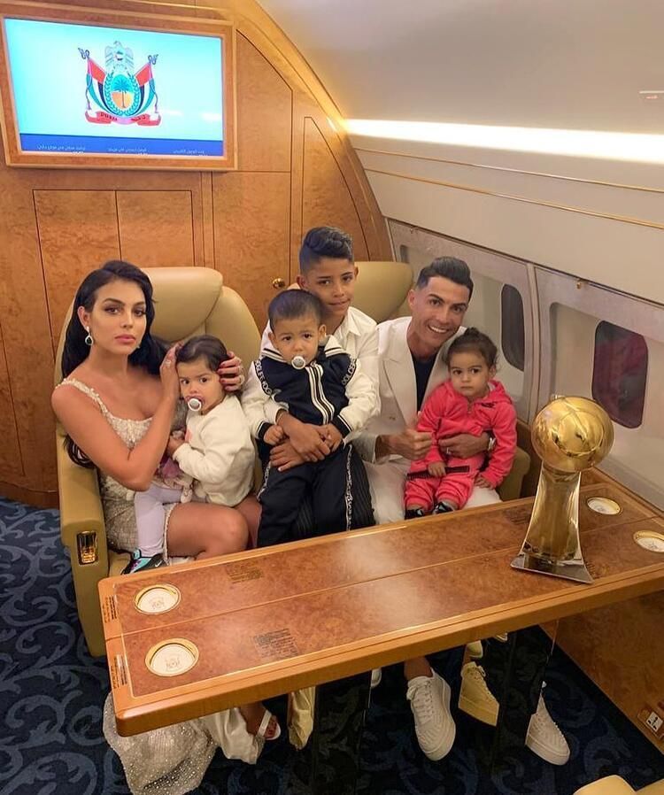 Ronaldo karantina süresini doldurdu, İtalya'ya uçtu! 8