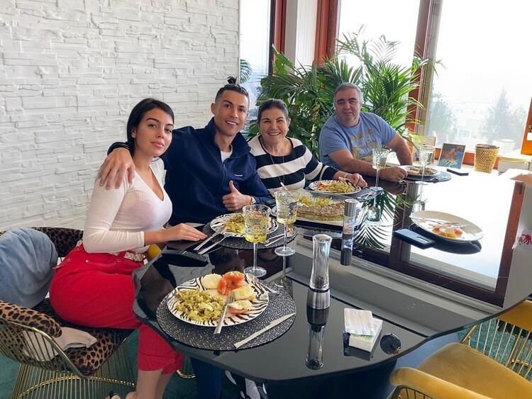 Ronaldo karantina süresini doldurdu, İtalya'ya uçtu! 9