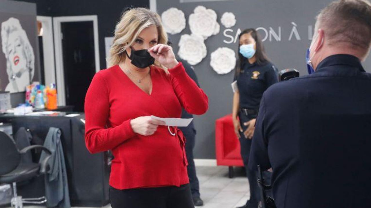 Son dakika... Yasağa rağmen salonunu açan kuaför özür dilemeyince hapis cezası aldı 5