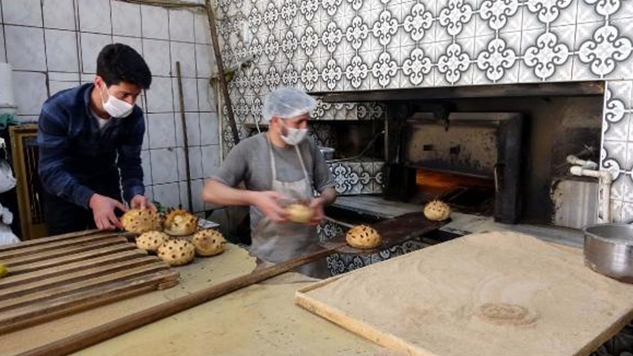 Koronavirüsü şeklinde ekmek üretti 5