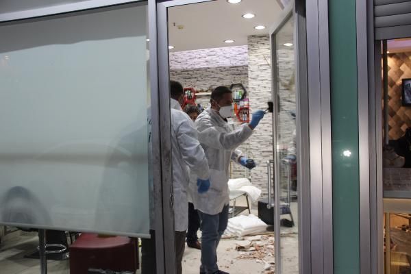 Duvarını delip girdikleri kuyumcudan 400 bin liralık altın çaldılar 8