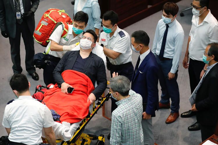 Hong Kong'da ortalık karıştı! Şoke eden fotoğraflar 8