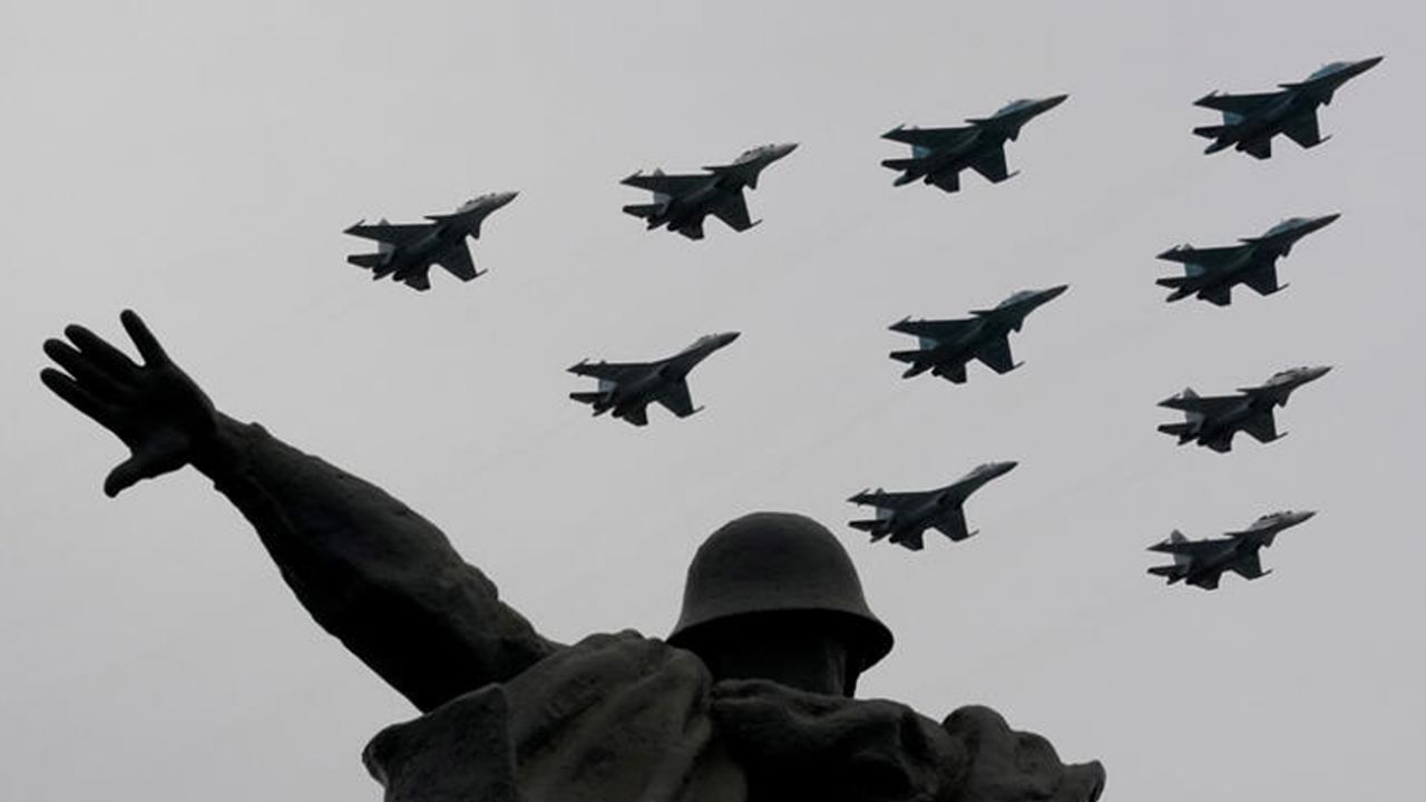 Tarihte bir ilk! Dünya izliyor... Koronavirüsün gölgesinde büyük gövde gösterisi 3