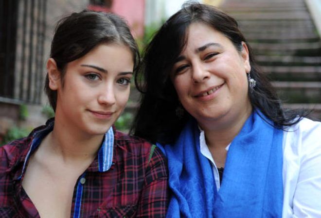 Seranay'ın annesini gören inanamadı! Ablası gibi... 1