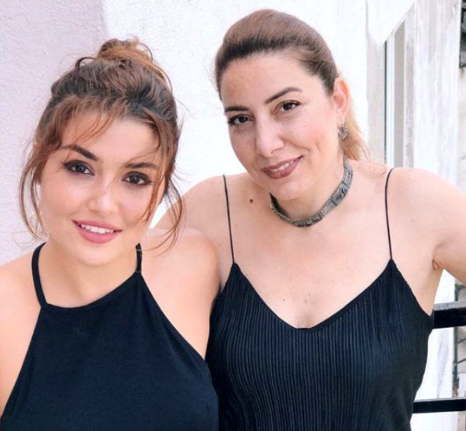 Seranay'ın annesini gören inanamadı! Ablası gibi... 9