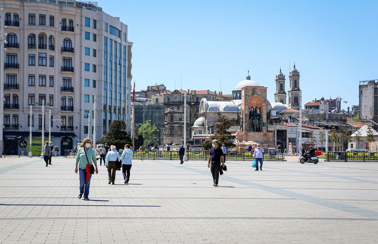 Sahil şeridi ve meydanlar onlara kaldı... 13