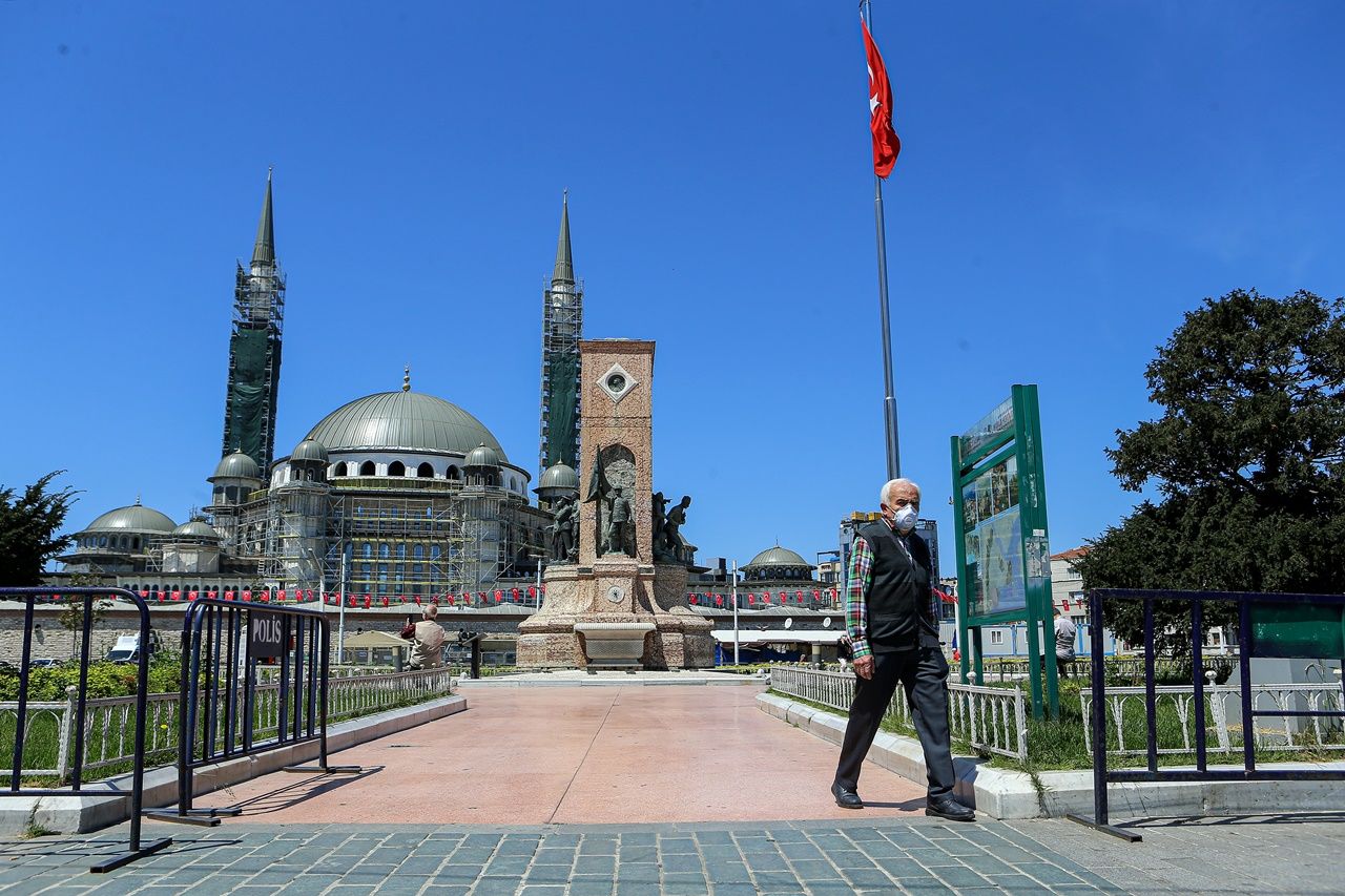Sahil şeridi ve meydanlar onlara kaldı... 15