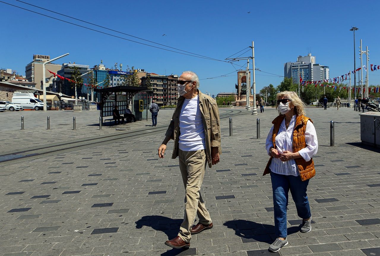 Sahil şeridi ve meydanlar onlara kaldı... 16