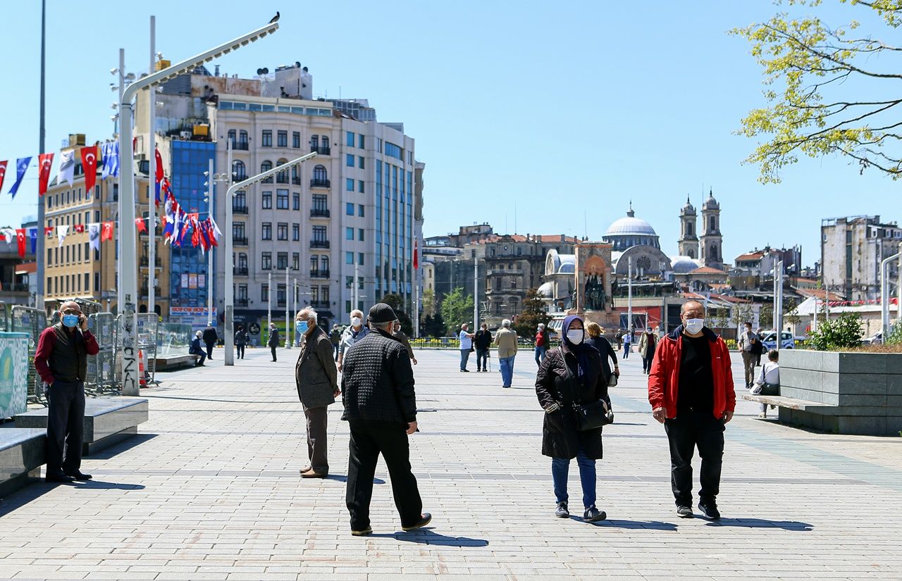 Sahil şeridi ve meydanlar onlara kaldı... 21